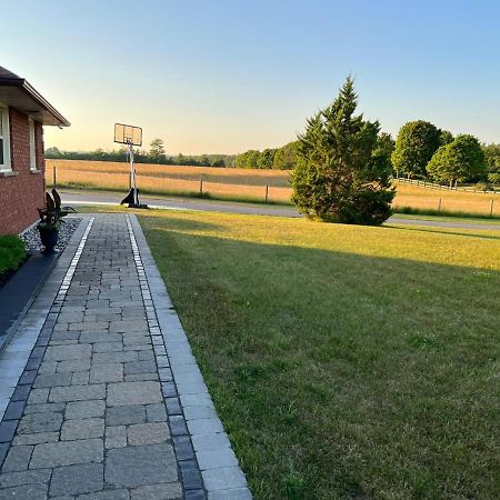 Bowmanville Event Place Luaran gambar