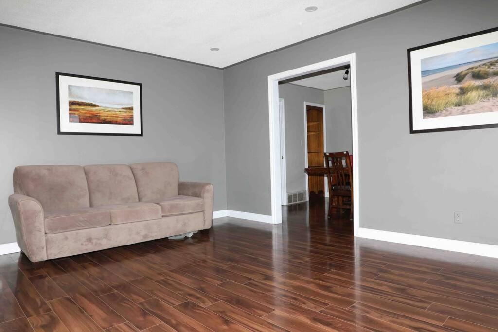 Bowmanville Event Place Luaran gambar