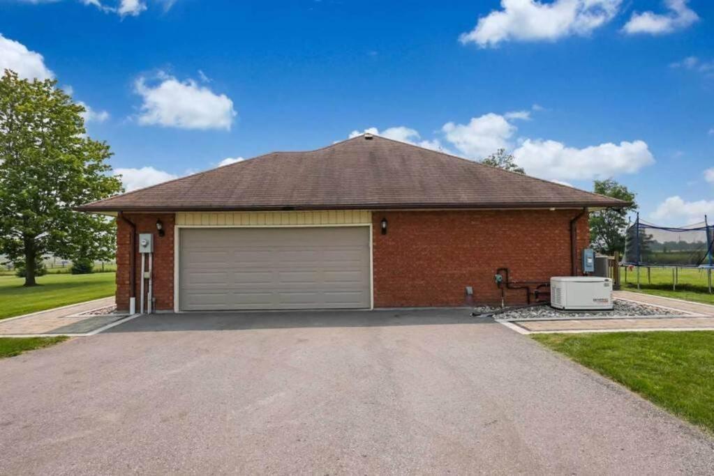 Bowmanville Event Place Luaran gambar