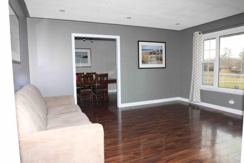 Bowmanville Event Place Luaran gambar